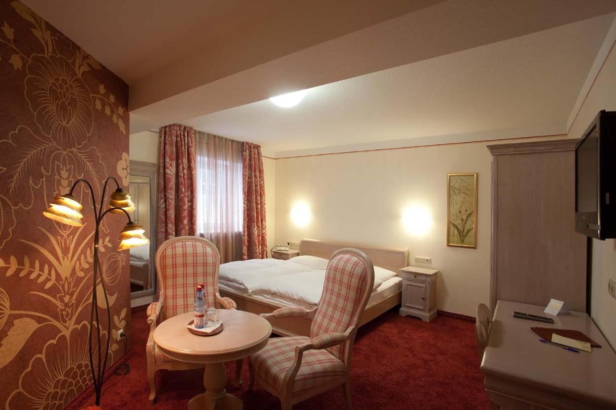 Hotel Karpfen Ебербах Екстер'єр фото