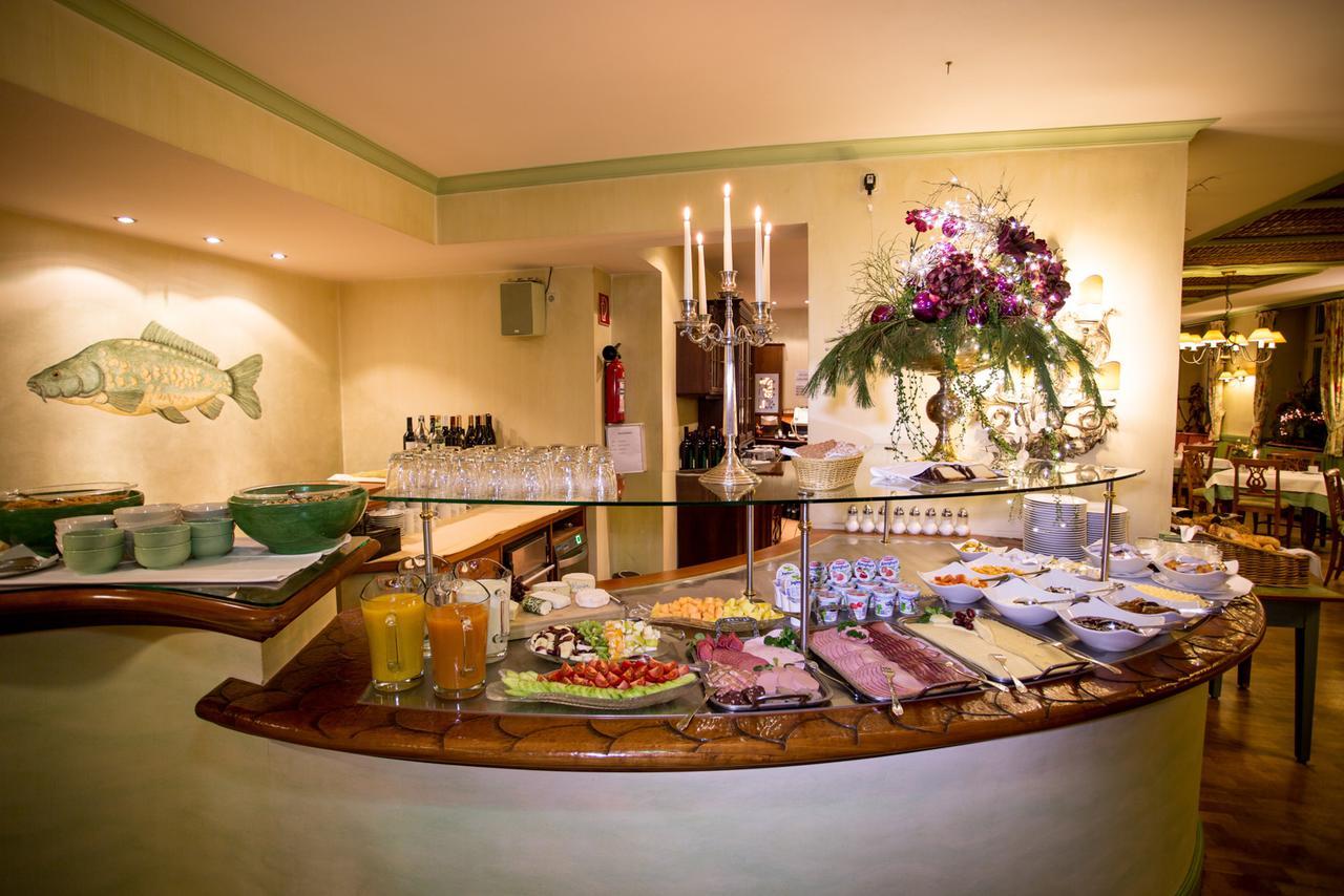 Hotel Karpfen Ебербах Екстер'єр фото
