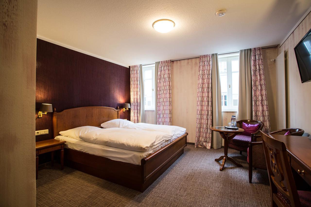 Hotel Karpfen Ебербах Екстер'єр фото