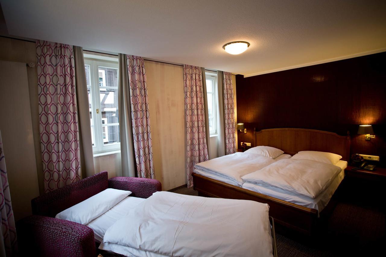 Hotel Karpfen Ебербах Екстер'єр фото