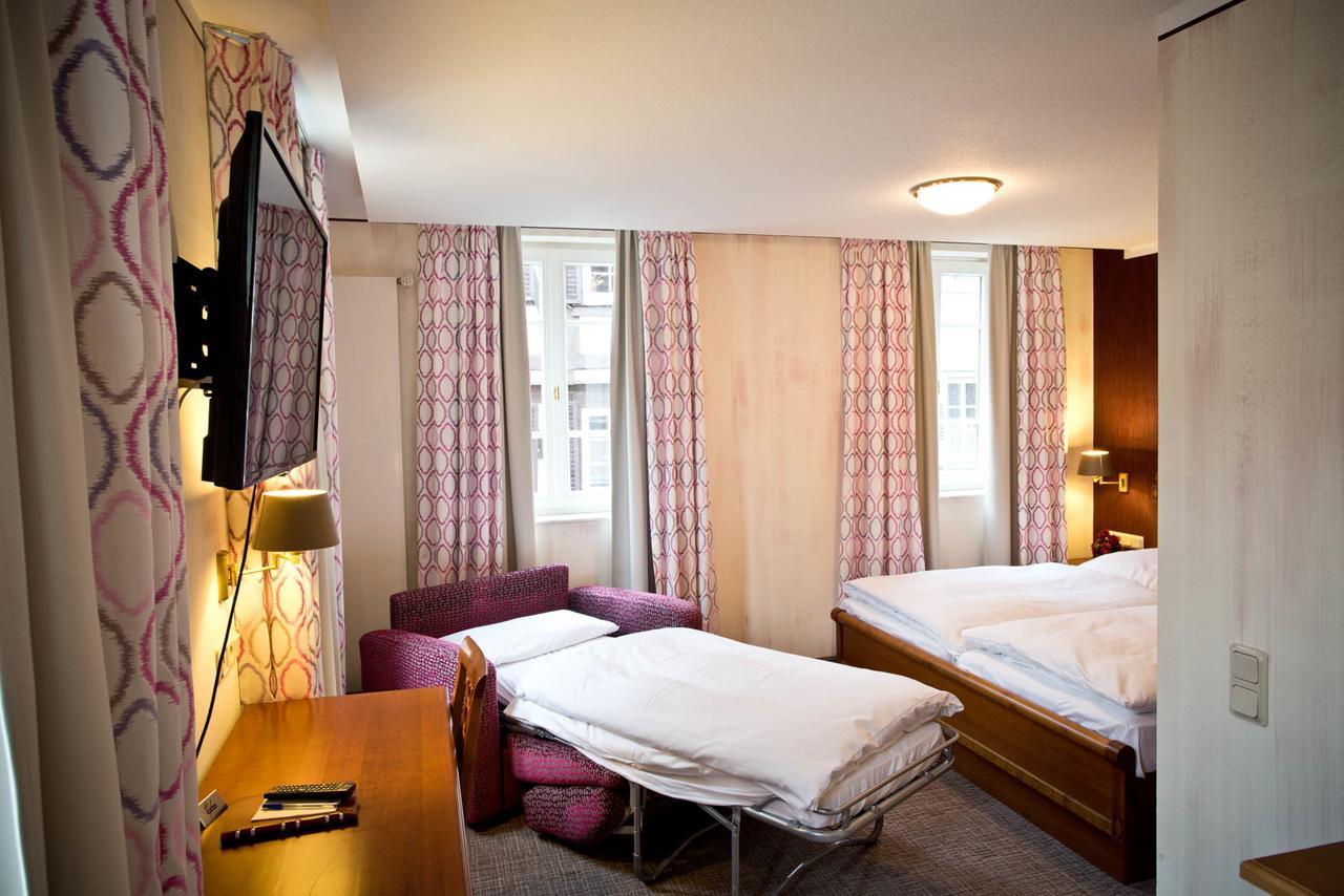 Hotel Karpfen Ебербах Екстер'єр фото