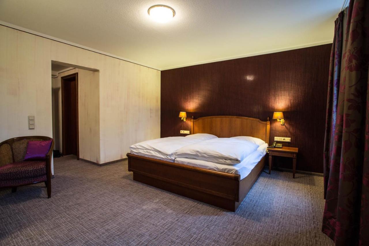 Hotel Karpfen Ебербах Екстер'єр фото